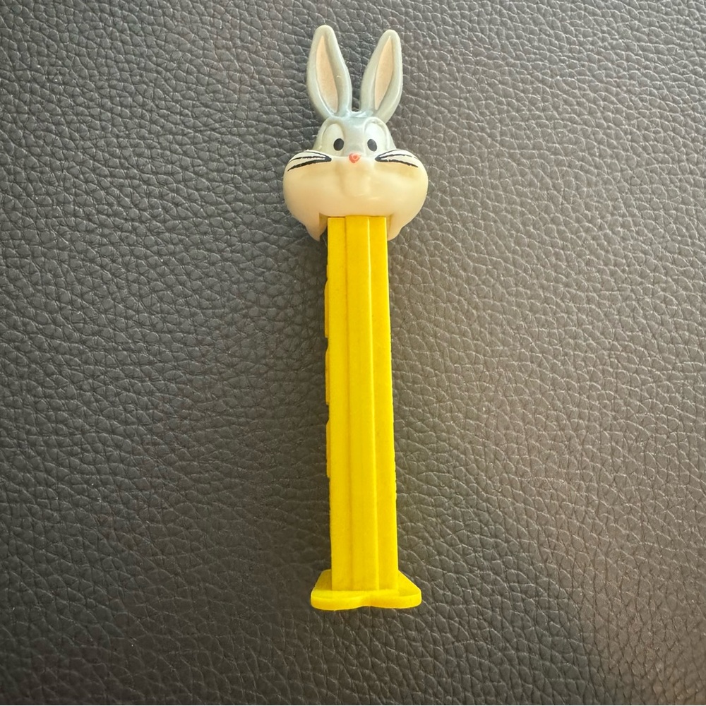 Warner Brothers Looney Tunes Bugs Bunny Cap Pez Candy Dispenser 1993‎ Vintage